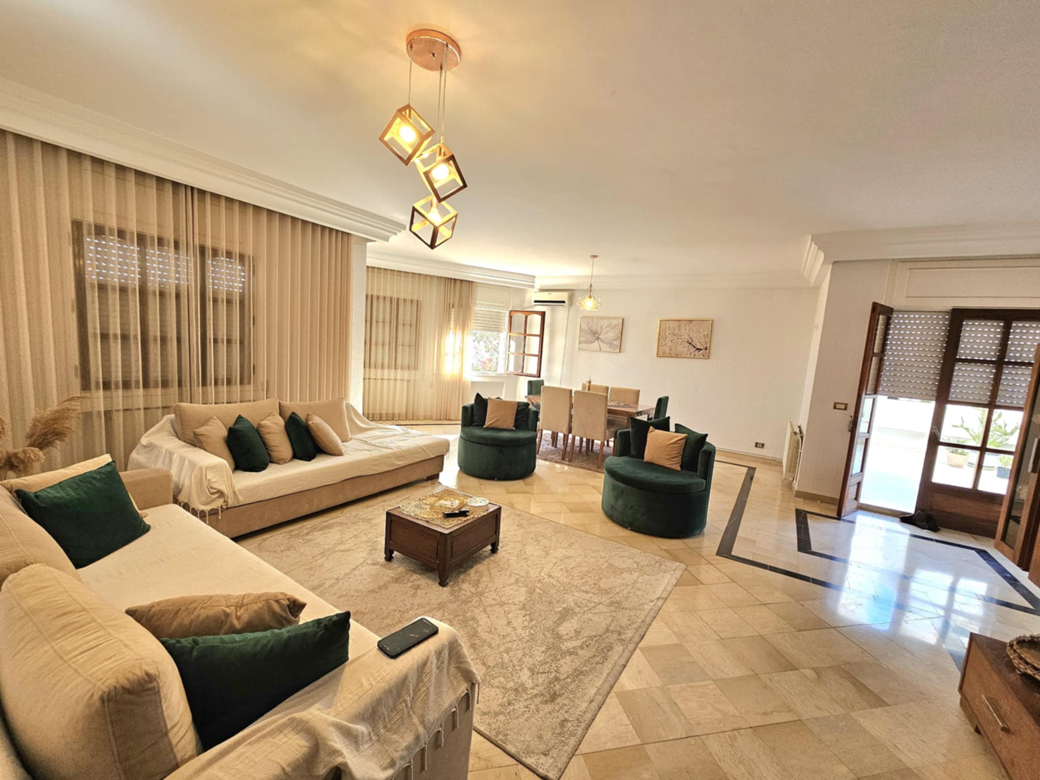 Grand appartement s4 à ennaser1