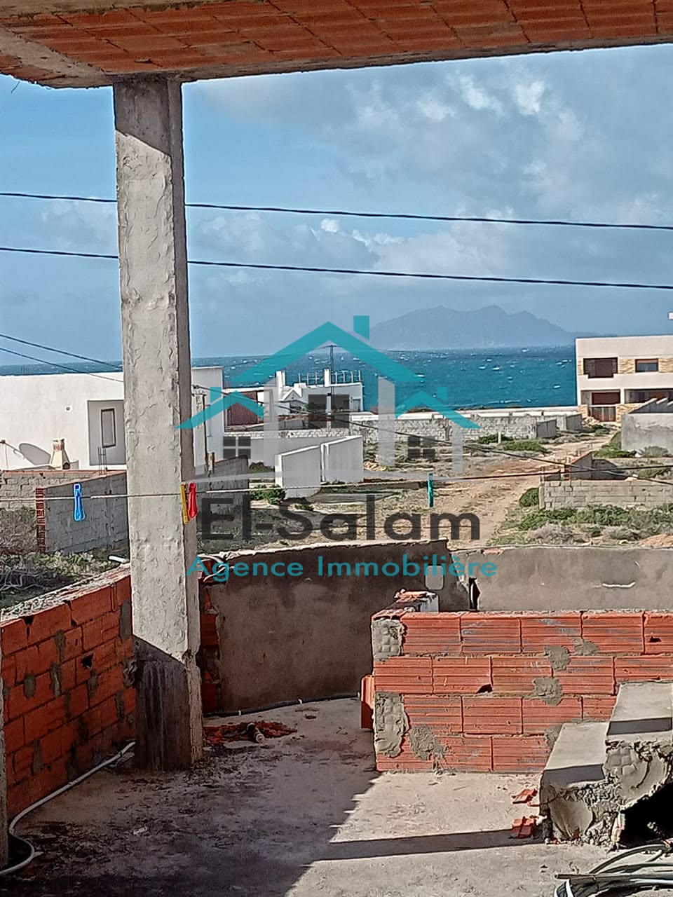 Maison 300m de lma plage situé a el hawaria