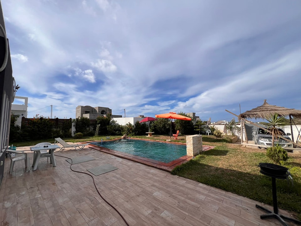 Villa avec piscine et abri à kélibia