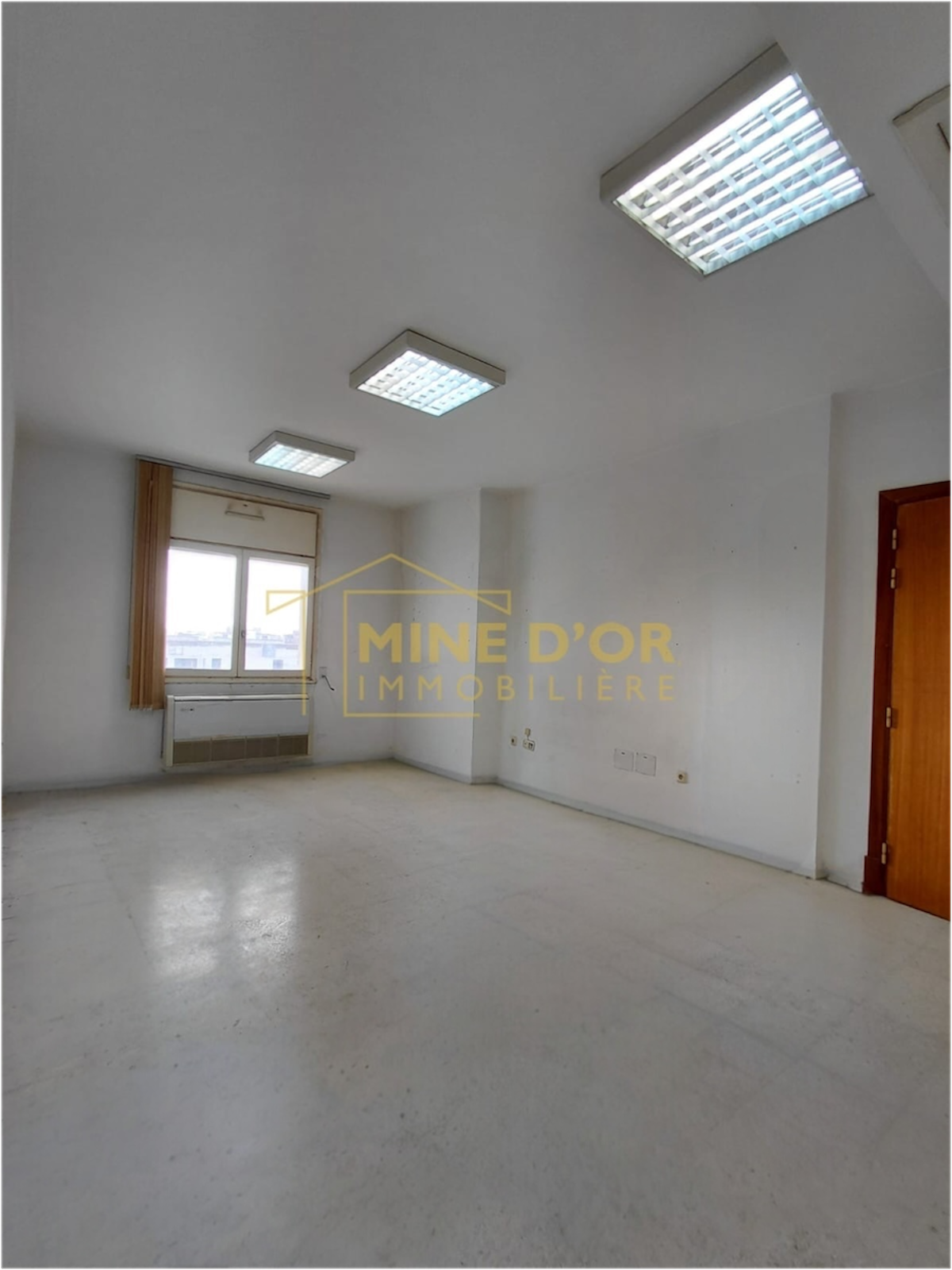 Av un bureau au centre ville tunis