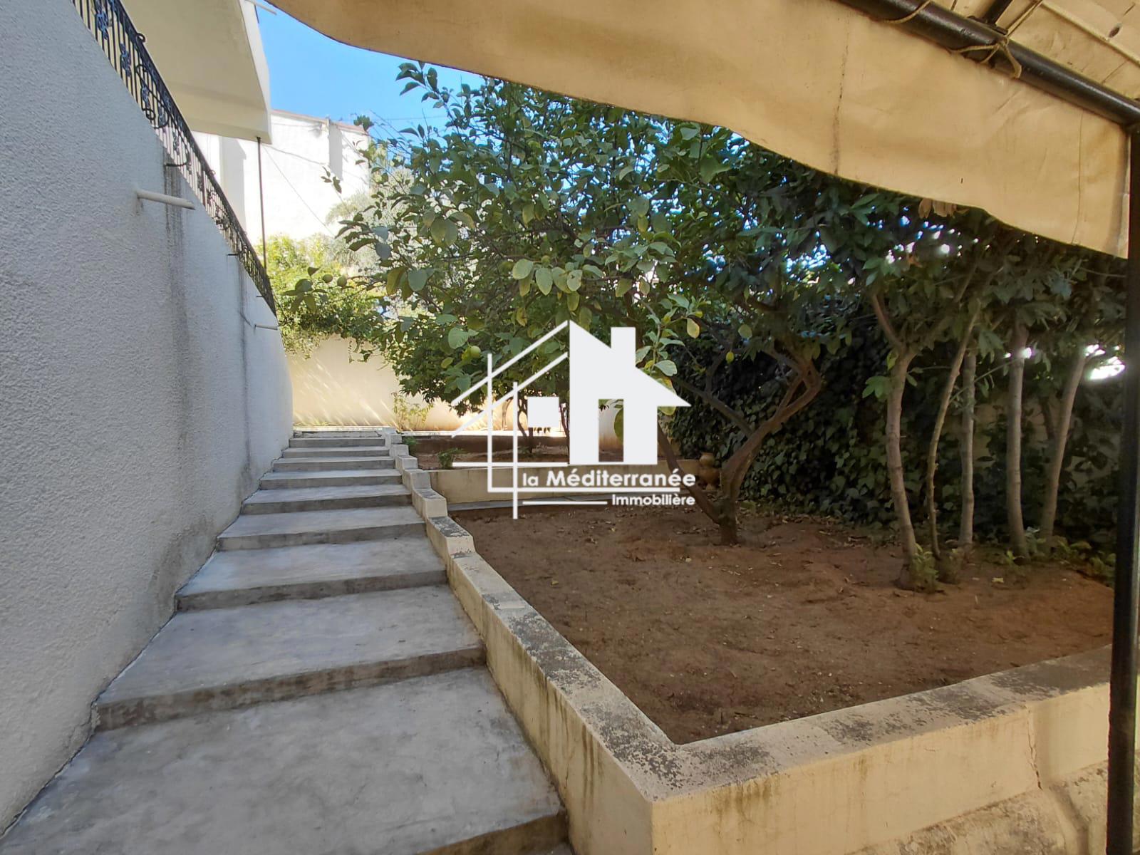 Une villa sur deux niveaux à montfleury