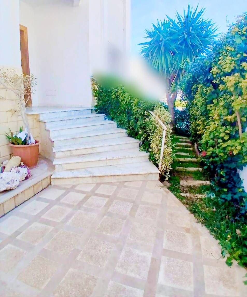 Agréable villa 3 niveaux ennasr 2