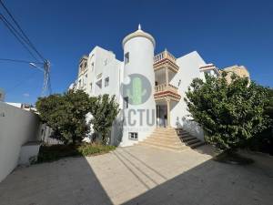 villa sur un terrain de ref672a
