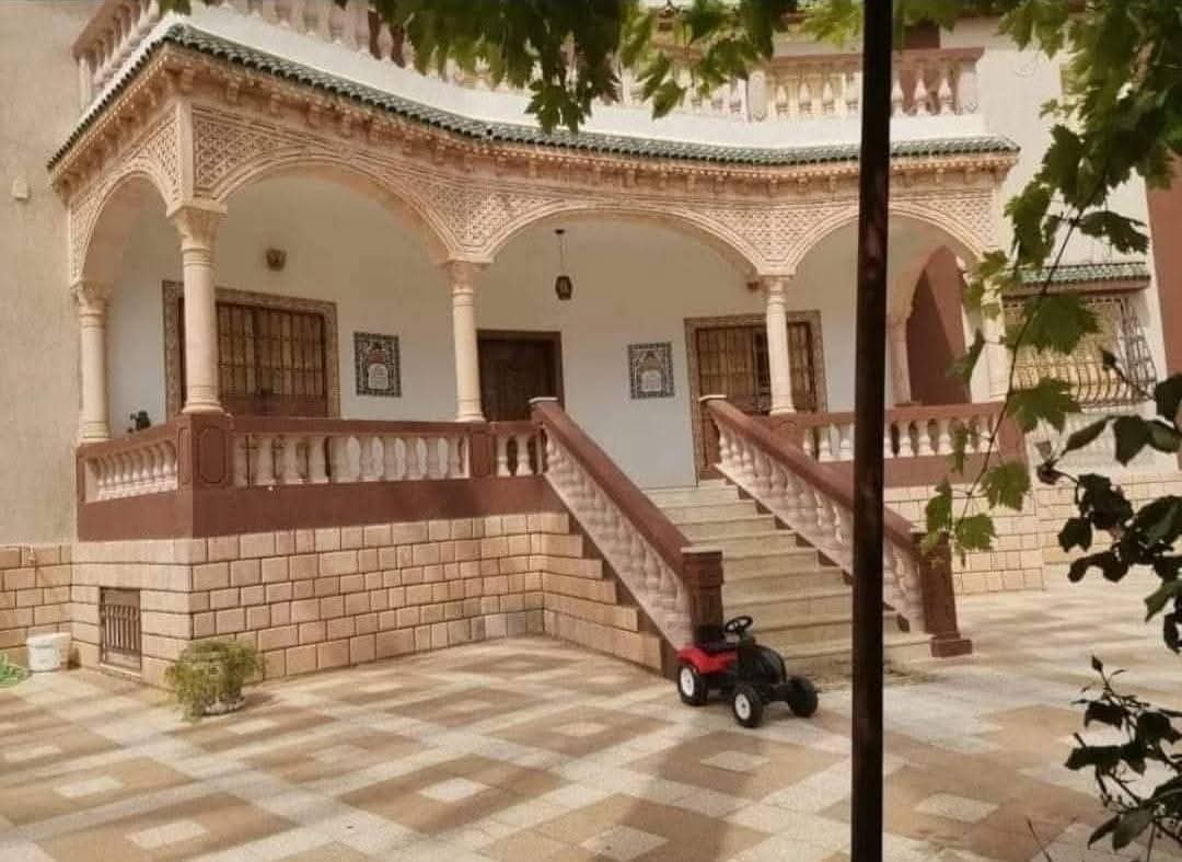 Splendide villa dans un quartier calme et chic