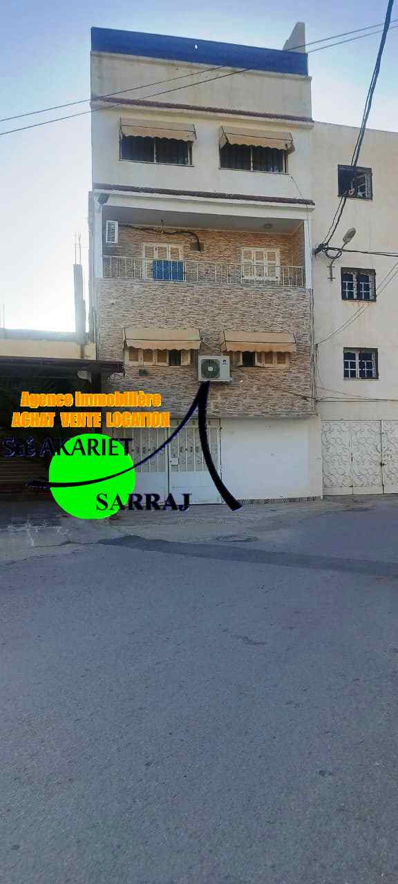 Petite maison style triplex 168m à oued ghnim