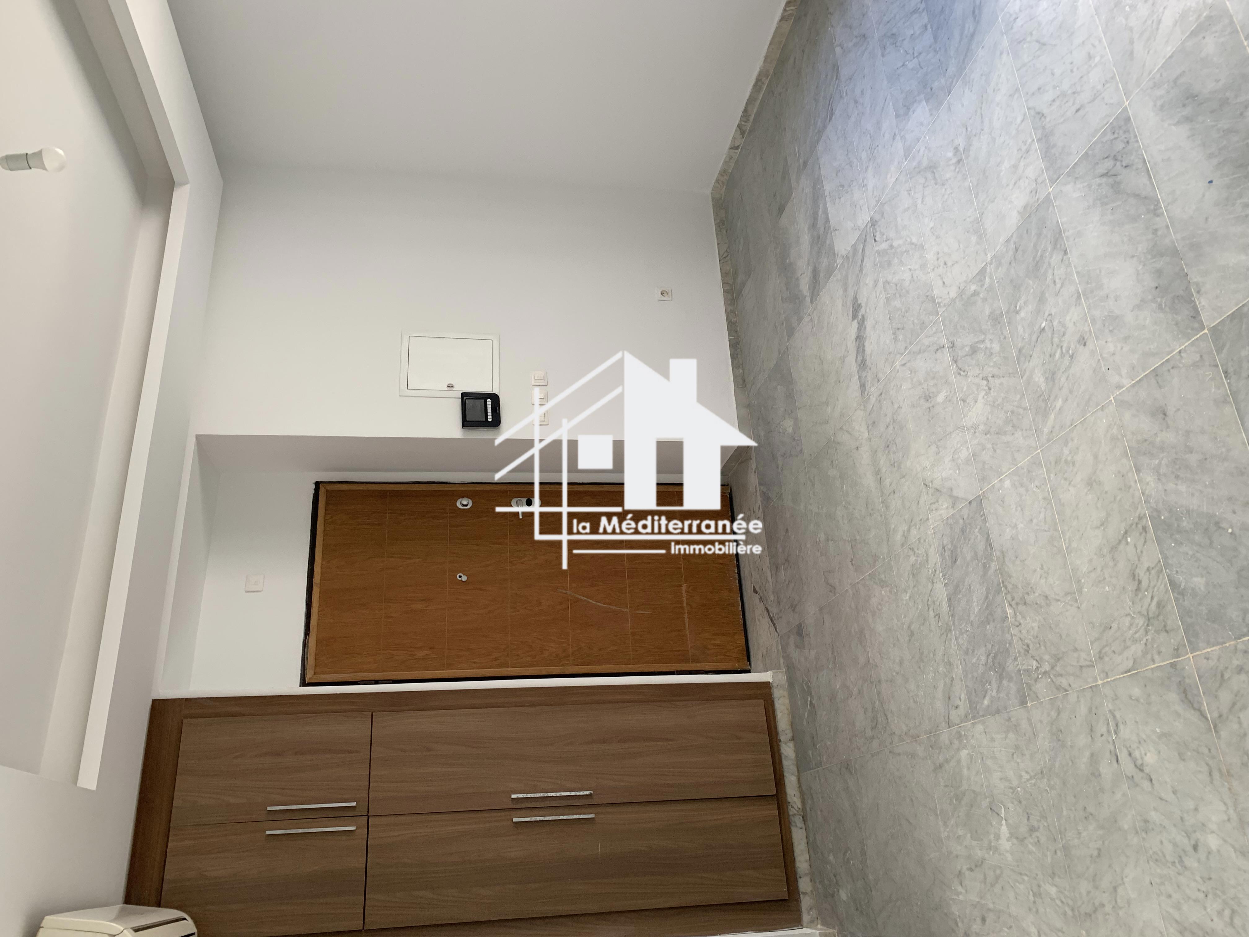 Un appartement s plus 1 à ennasr