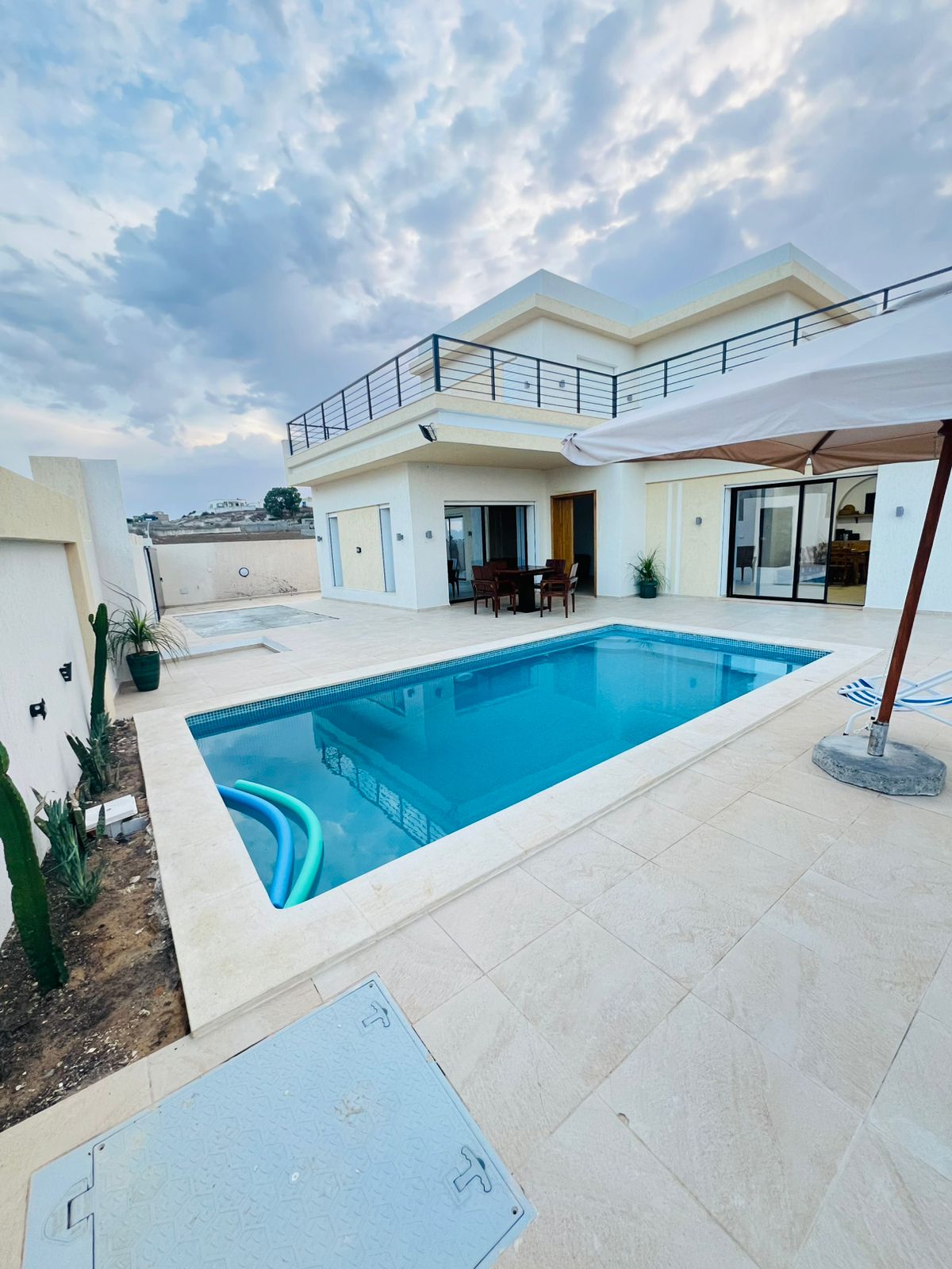 Luxueuse villa avec piscine a plage kelibia
