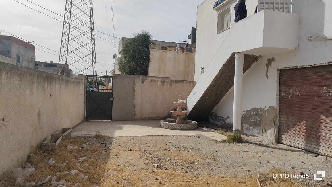Belle apportunité villa et depot