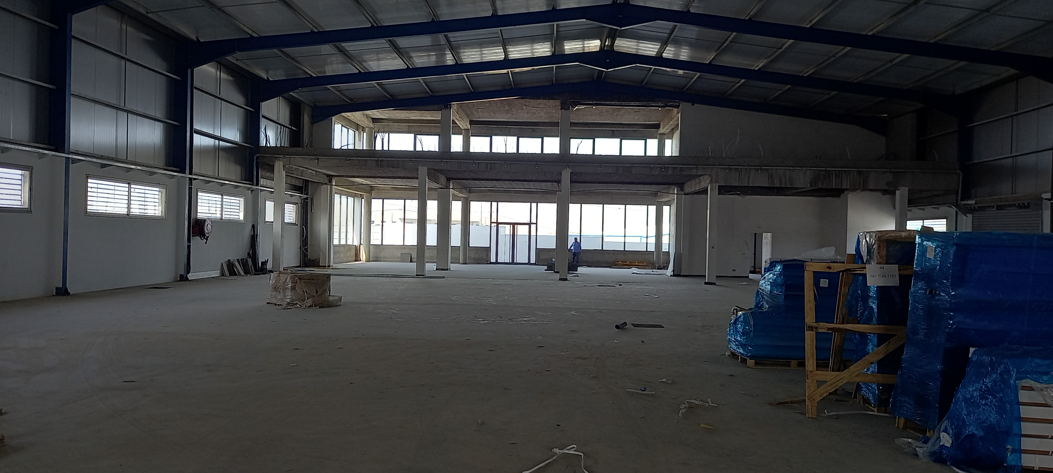 Dépôt el fejja 10500m2 charmante