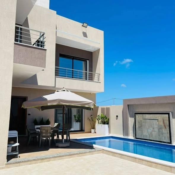 Villa piscine s4 à 800m du plage dar allouche