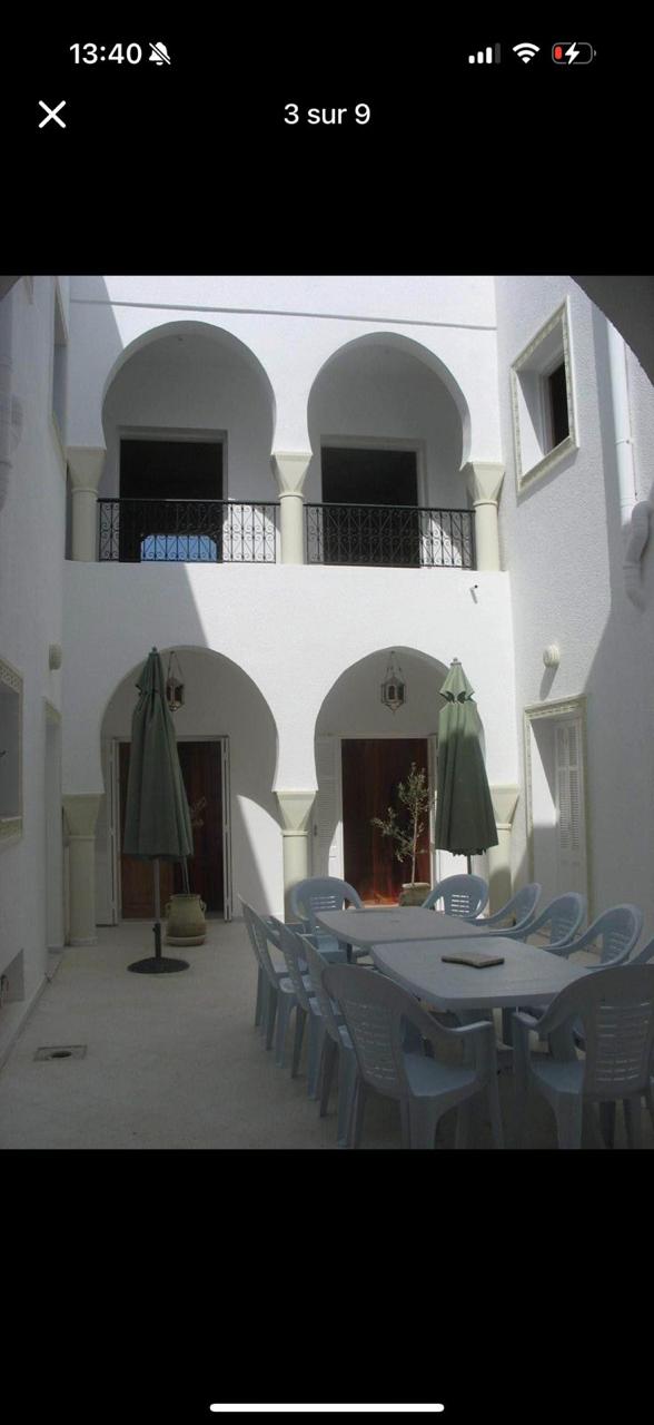 Villa 10chambres style marrocain a1 km de la plage