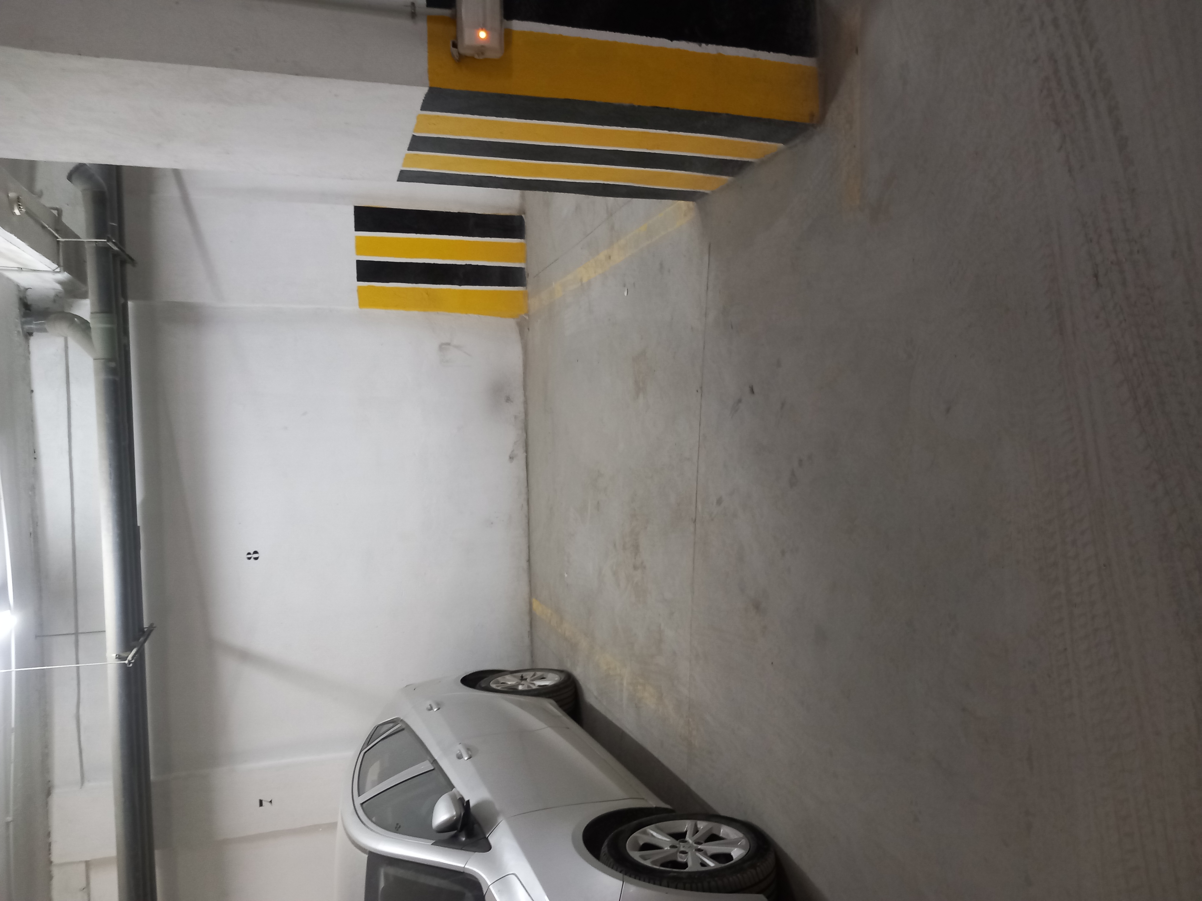 Place de parking sous sol ennasr ariana