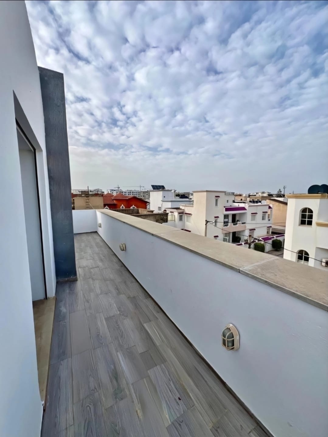 Appartement s 2 avec grande terrasse