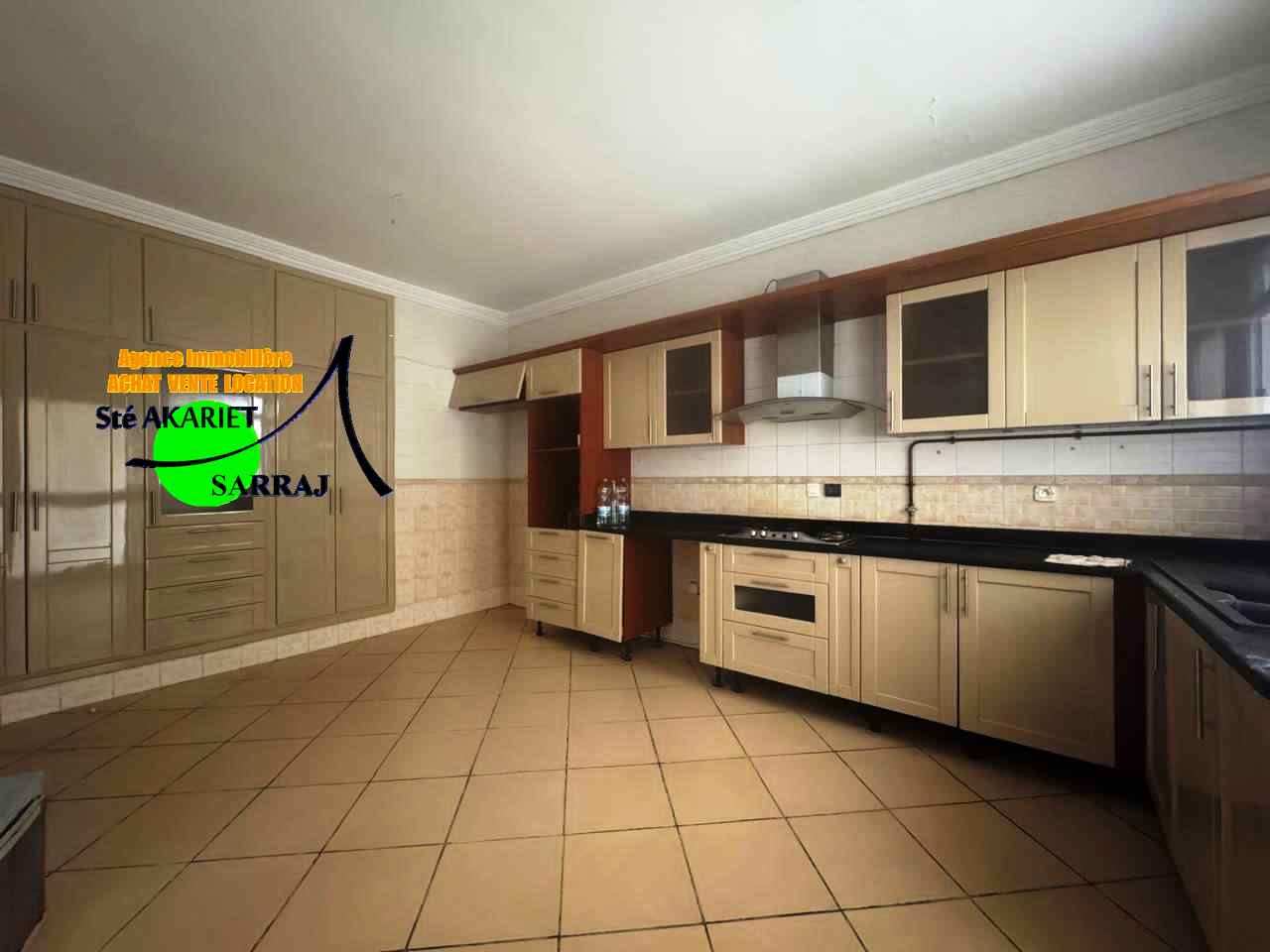 Spacieux appartement s4 en face riadh palms