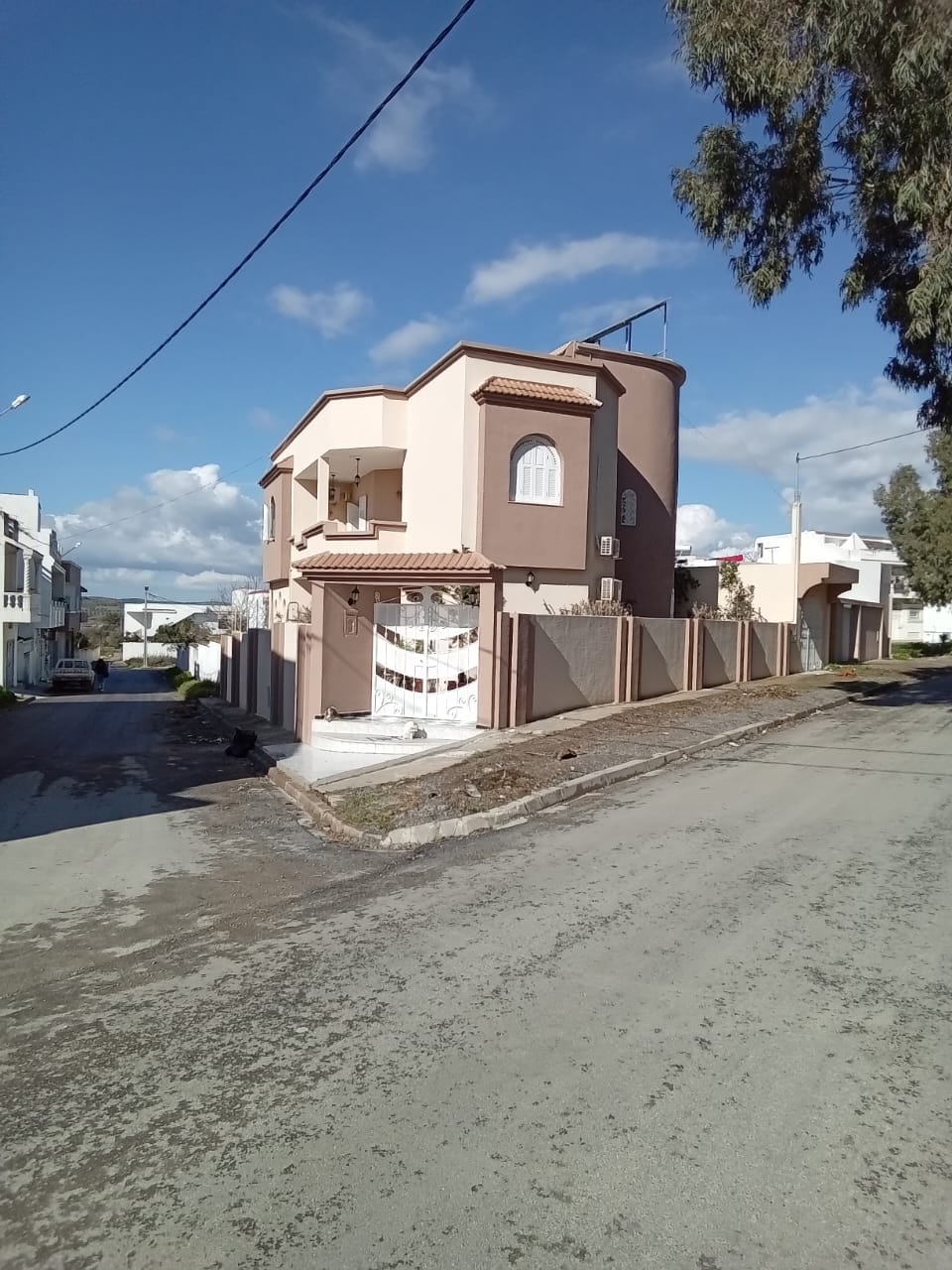 Villa angle avec jardin double façade à mb