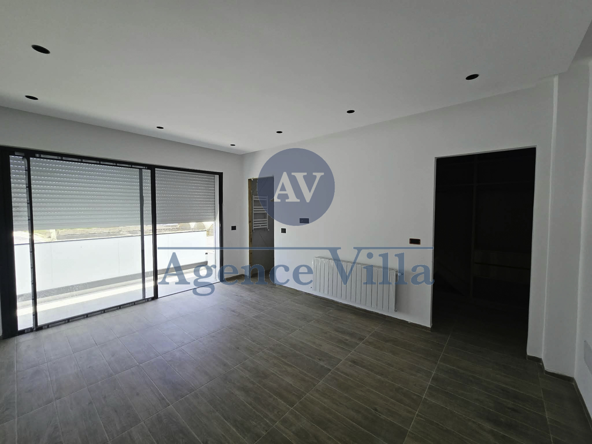 Deux villas jumelées avec jardin et piscine