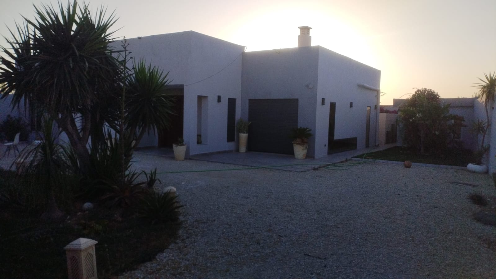 Villa avec grand jardin à borj touil
