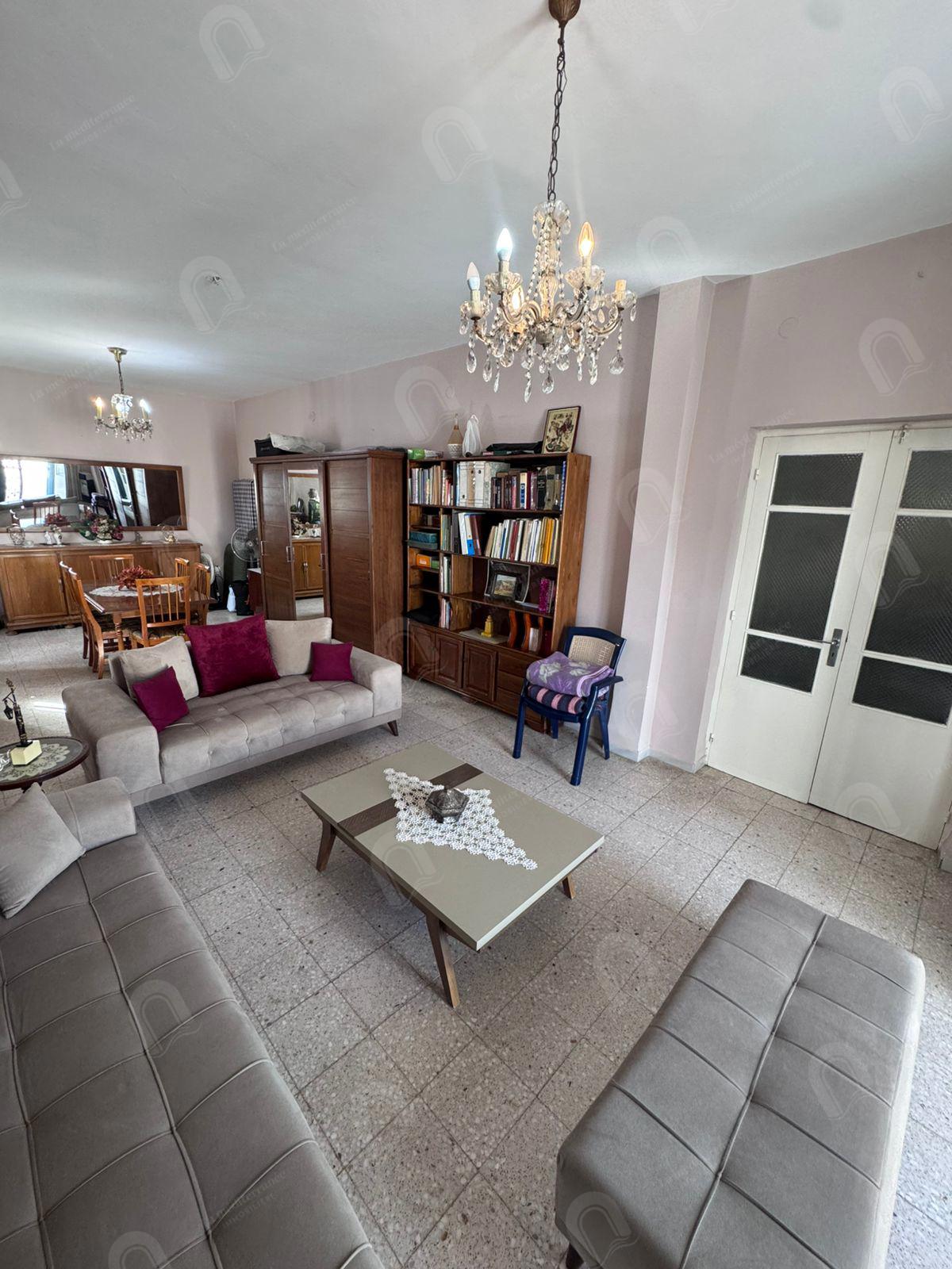 Une villa 2s6 à cité ettahrir