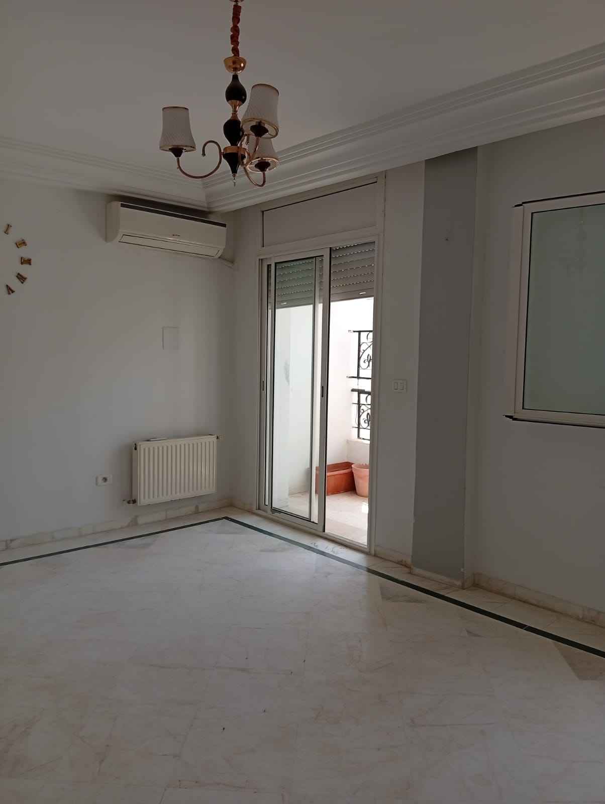 Un appartement s2 à cité wahat l'aouina