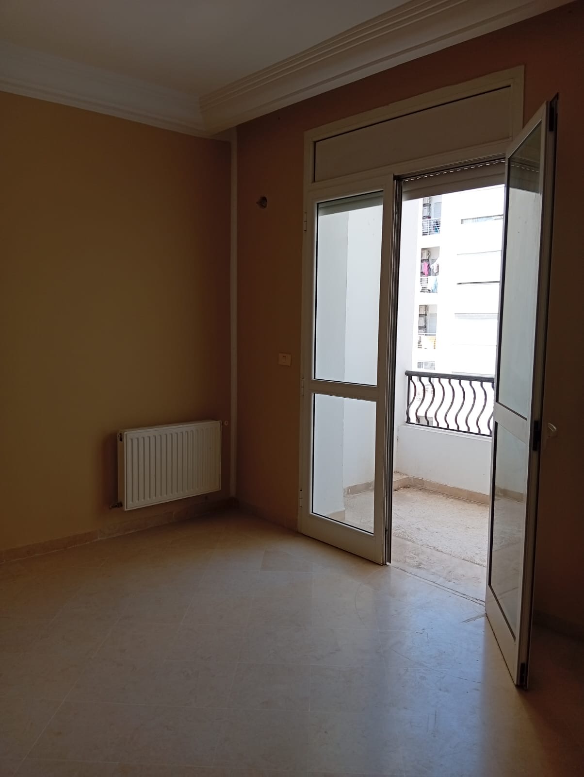 Un appartement s3 à ain zaghwen