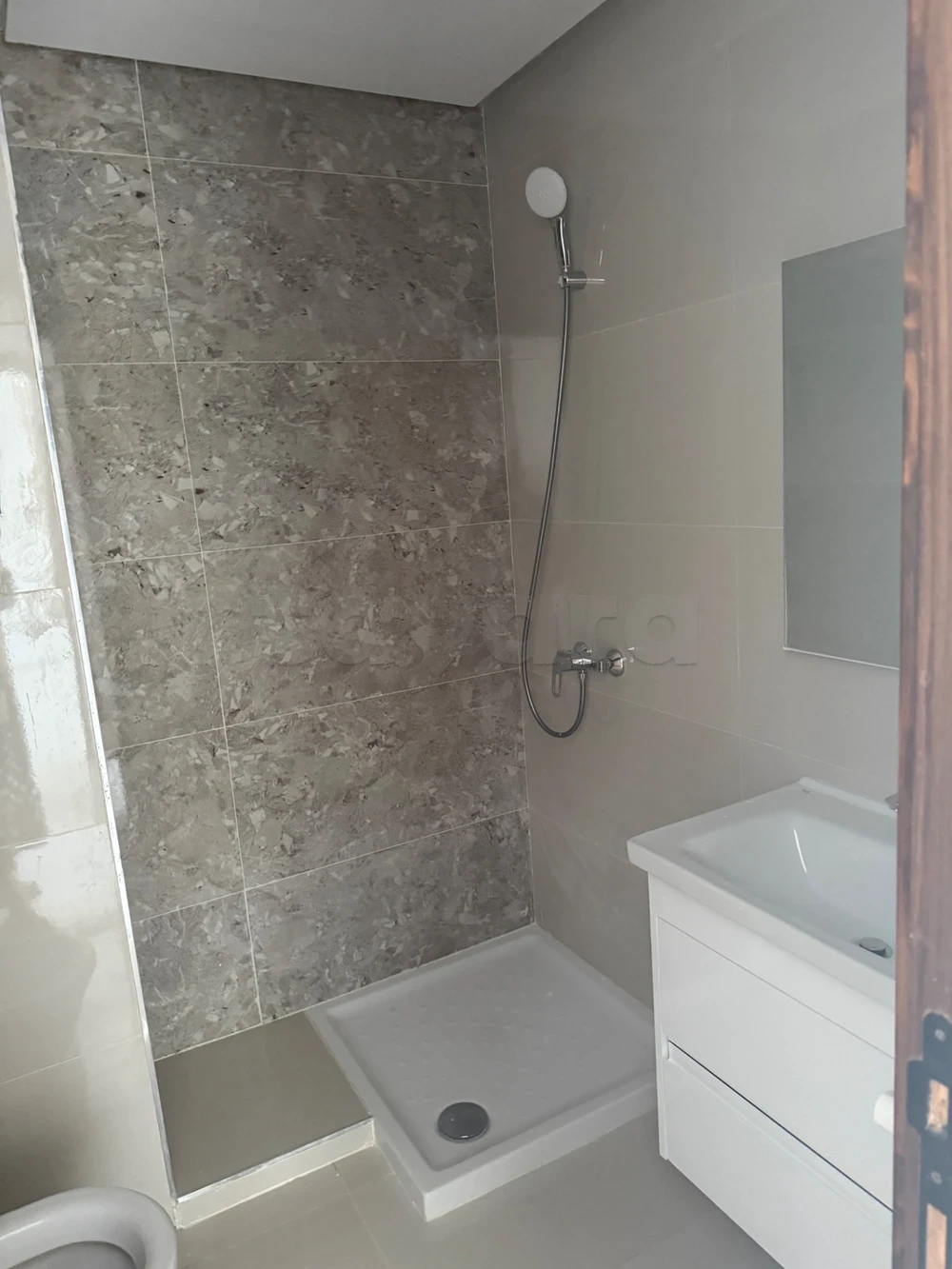 Appart s plus 2 jamais habité à ain zaghouan