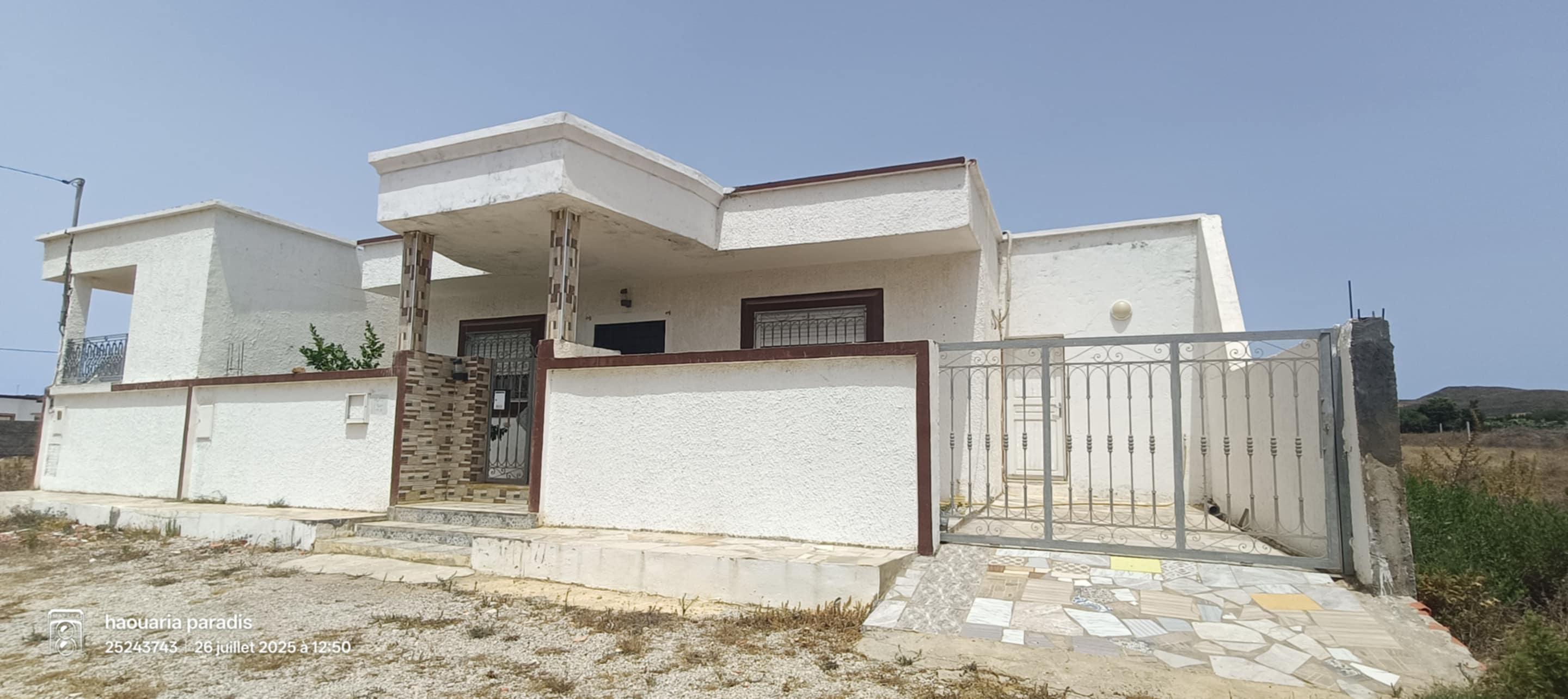 Une villa avec un studio a el hawareya