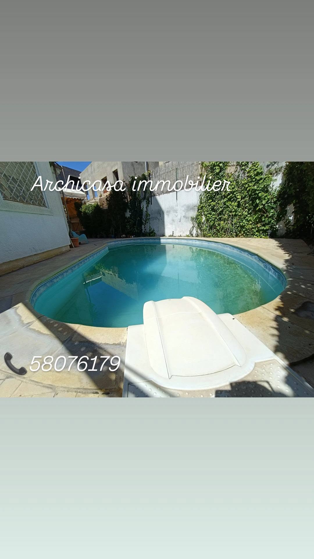 Une villa avec piscine