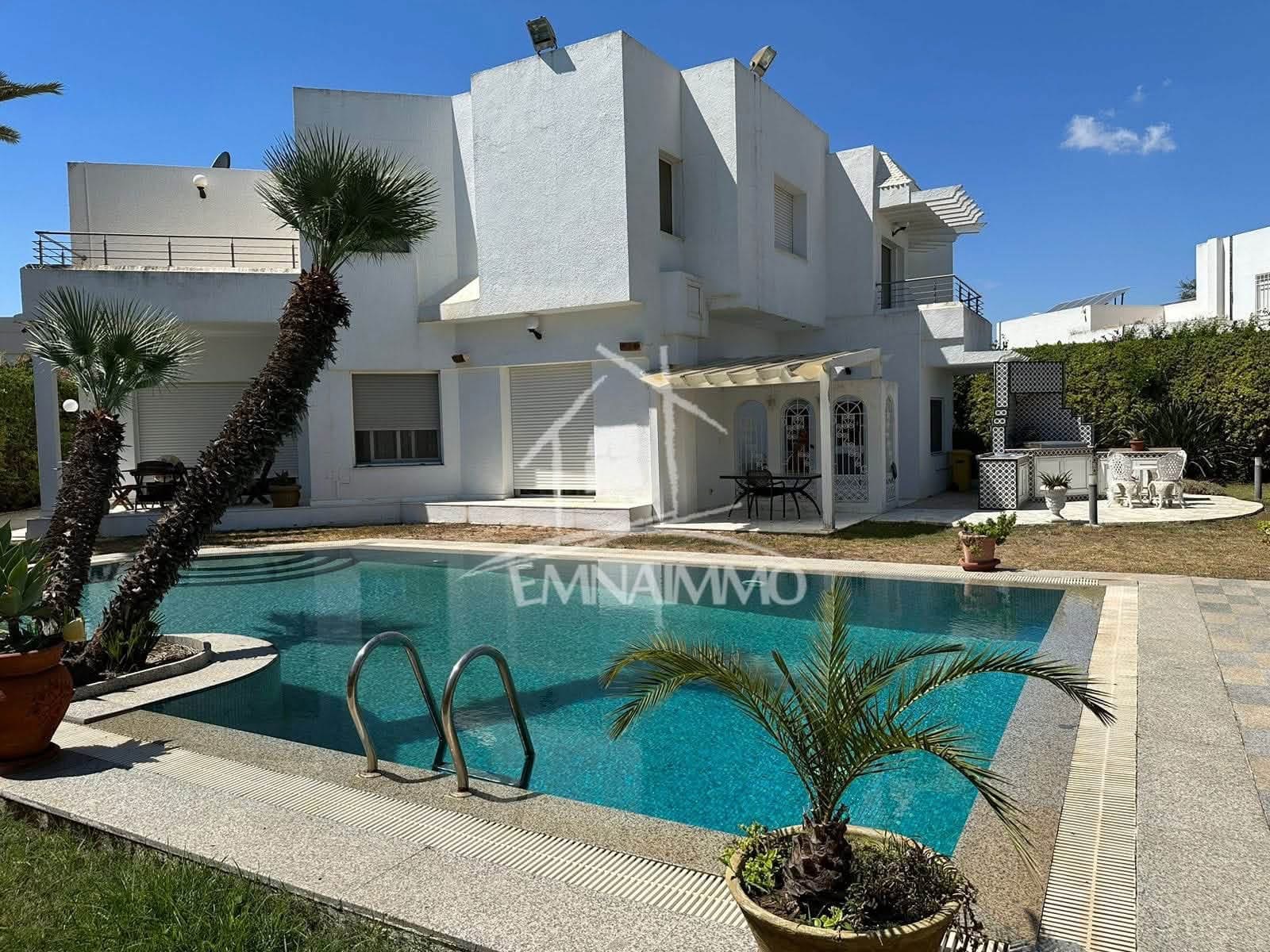 Av grande villa lac1