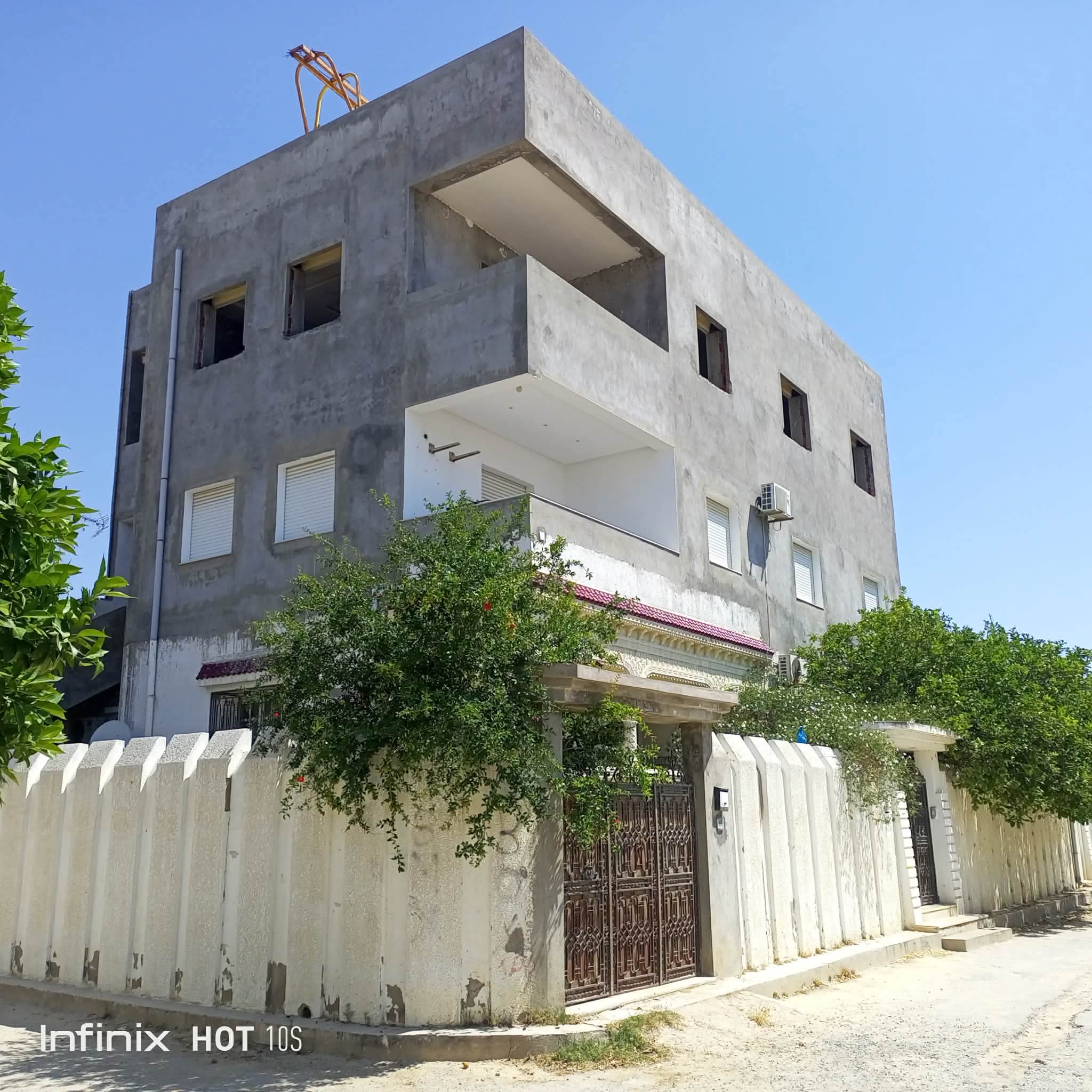 Grande villa à 2 étages à nabeul