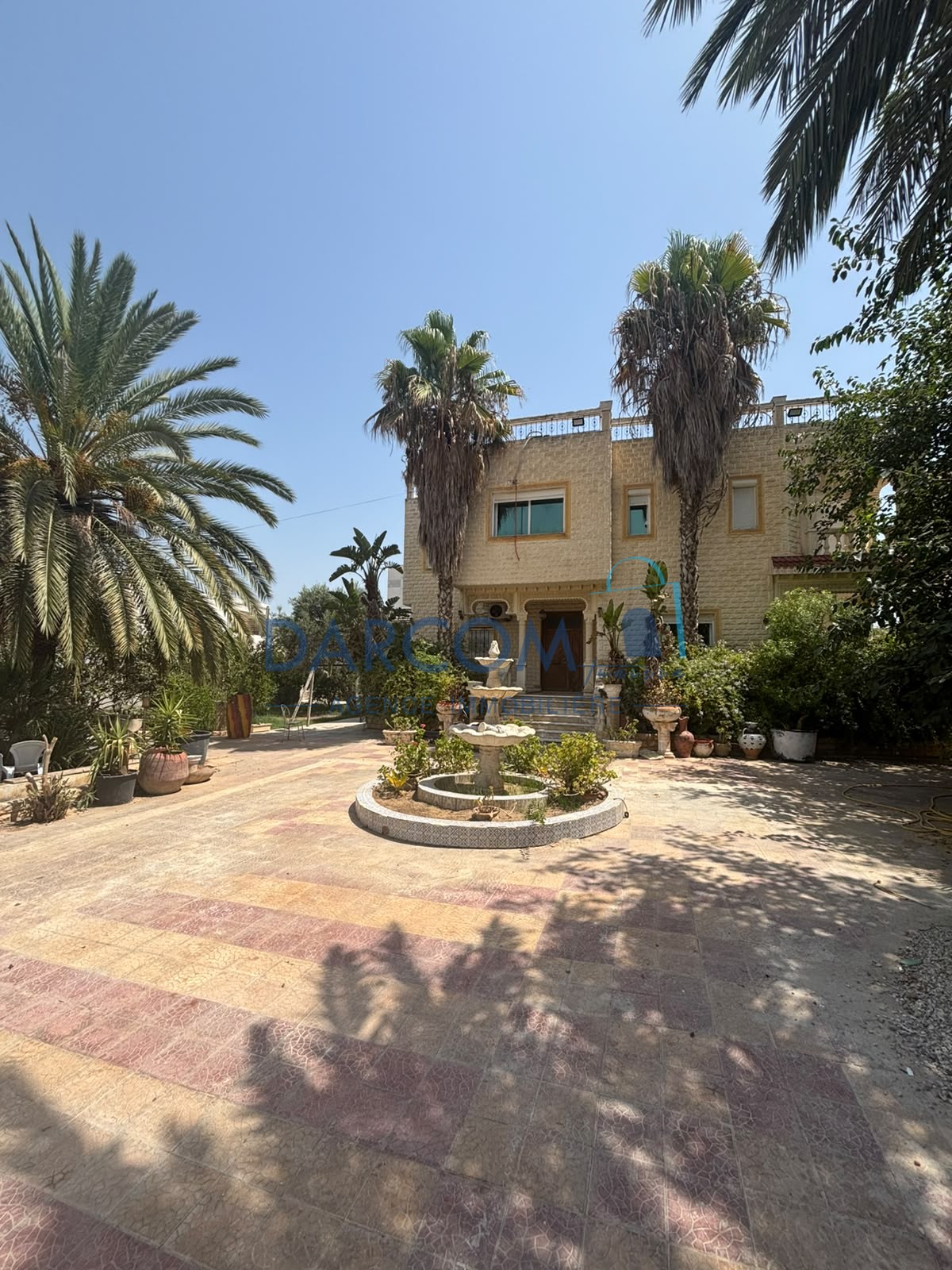 Villa 1000 m la soukra