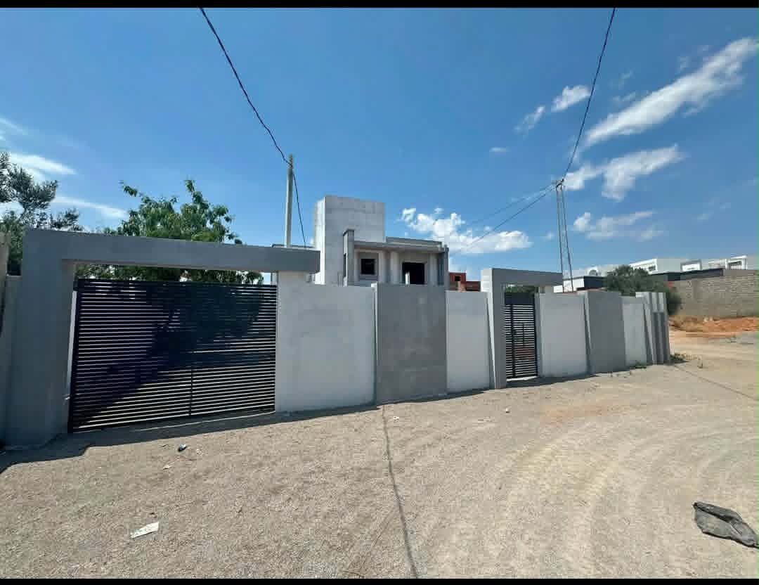 Av villa 700m avec piscine à hammamet sud