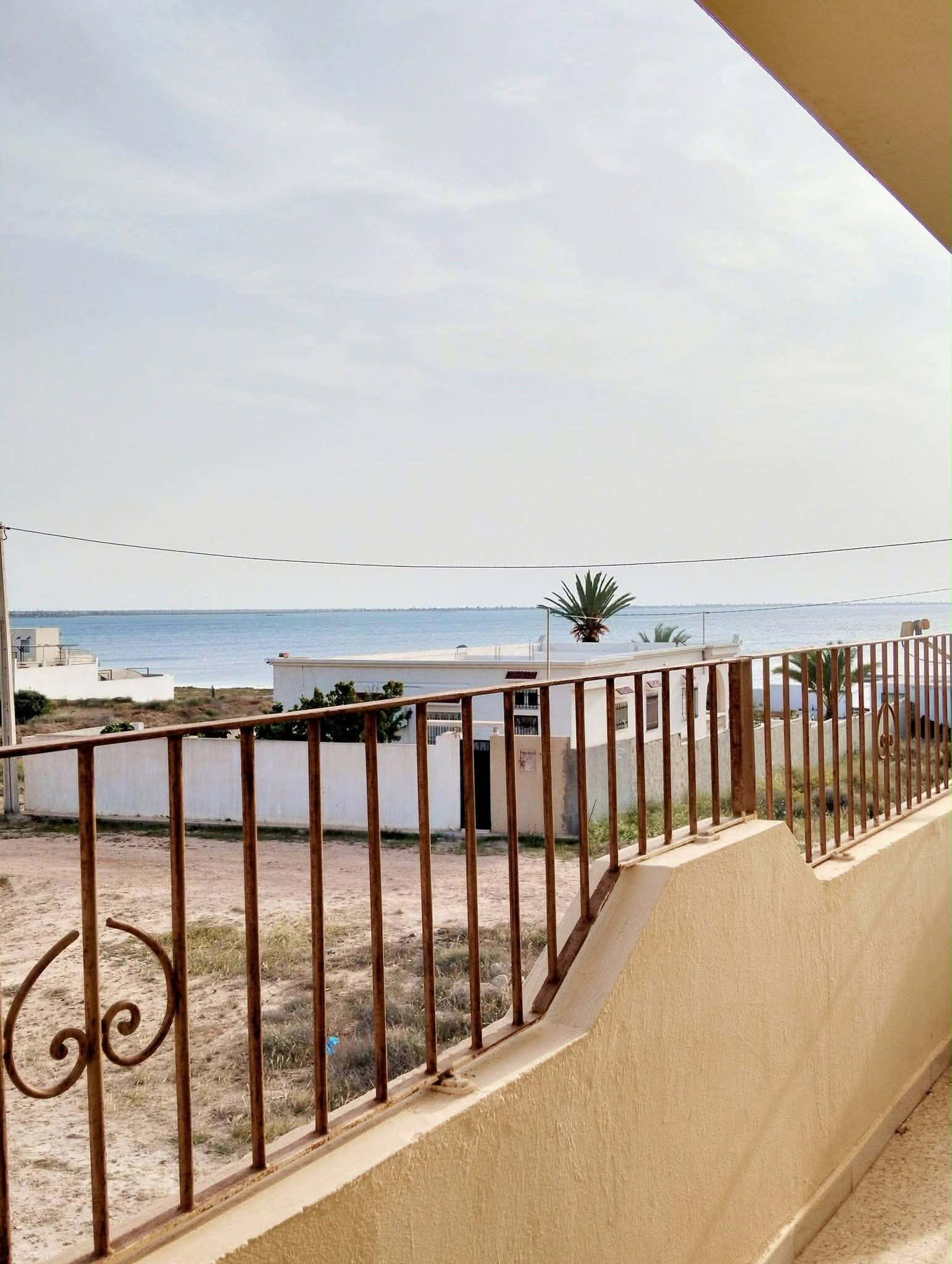 Maison vue de mer à 150m de la plage à kerkennah