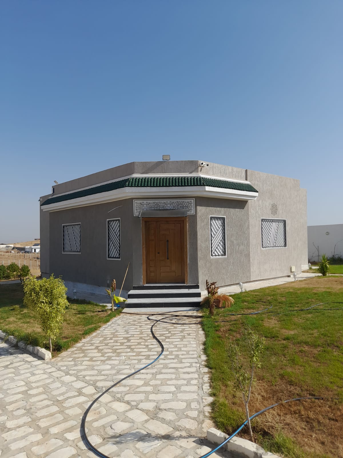 Villa neuve sur terrain 700 m