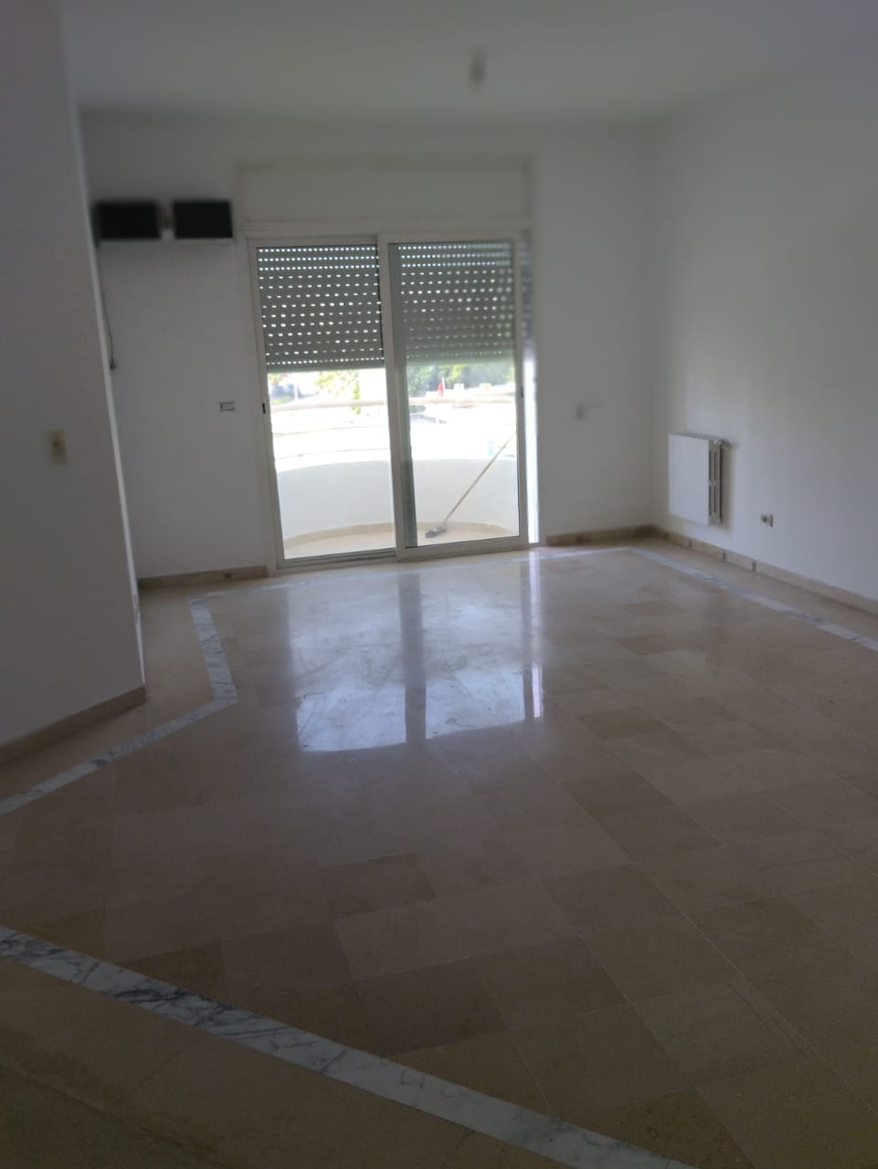 Un spacieux et ravissant appartement s3 à ennasr2