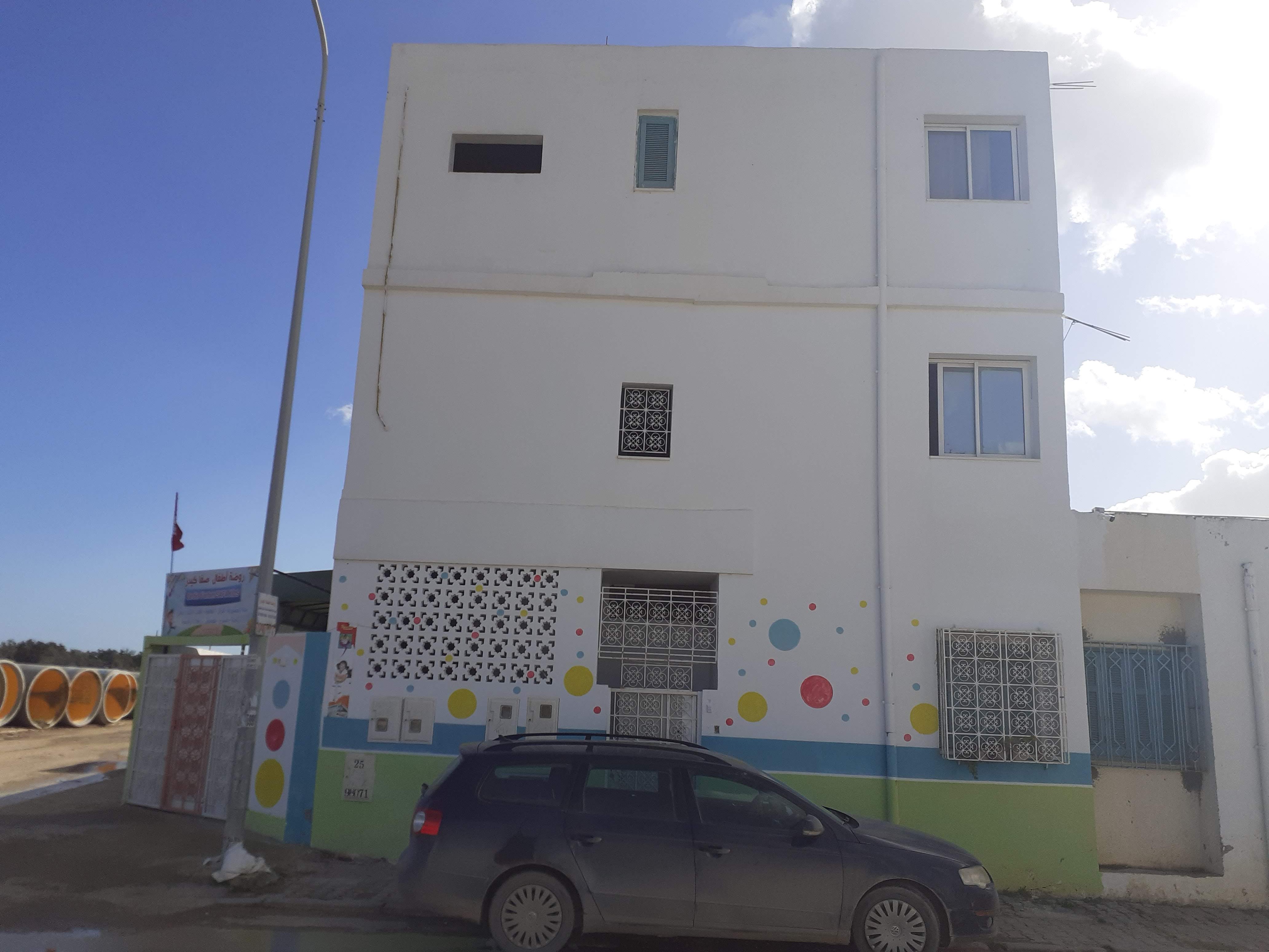 Immeuble de trois appartements à nour jaafar