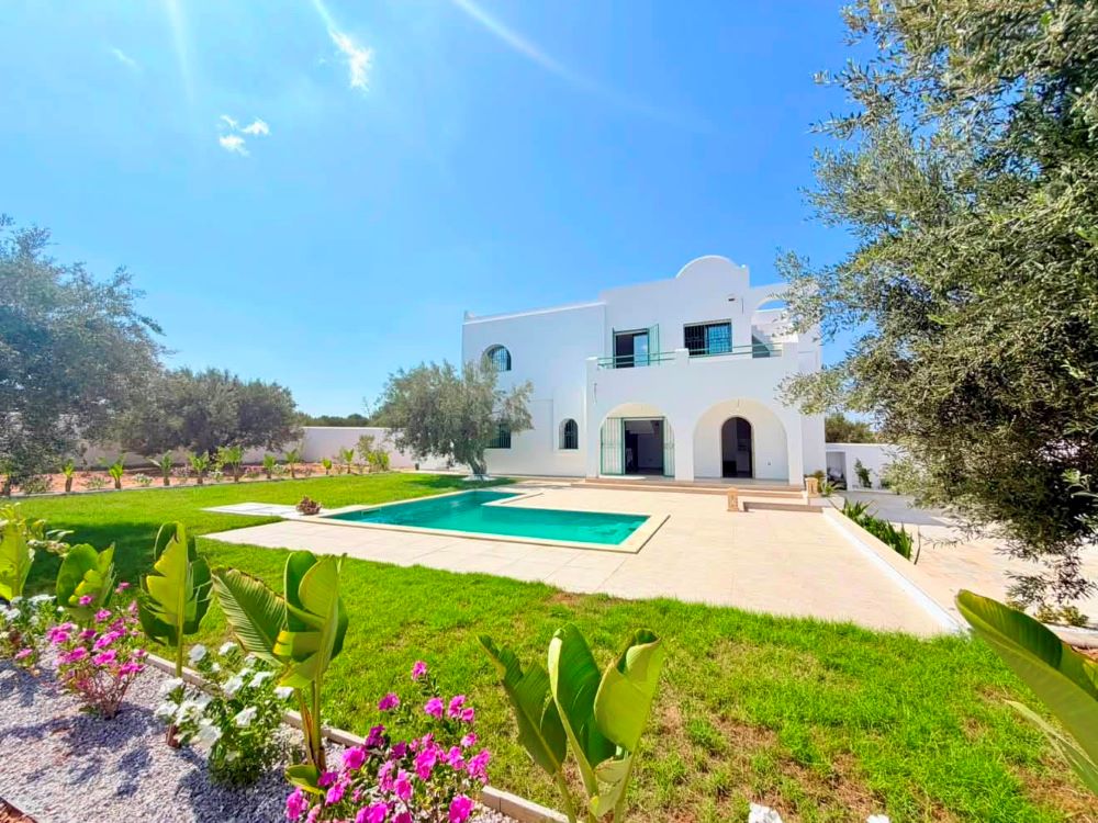 V664 villa mercure c