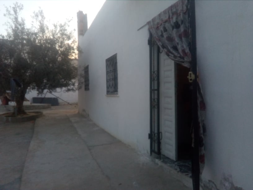 A 5 klm de yassmin hamammet une maison sur terrain