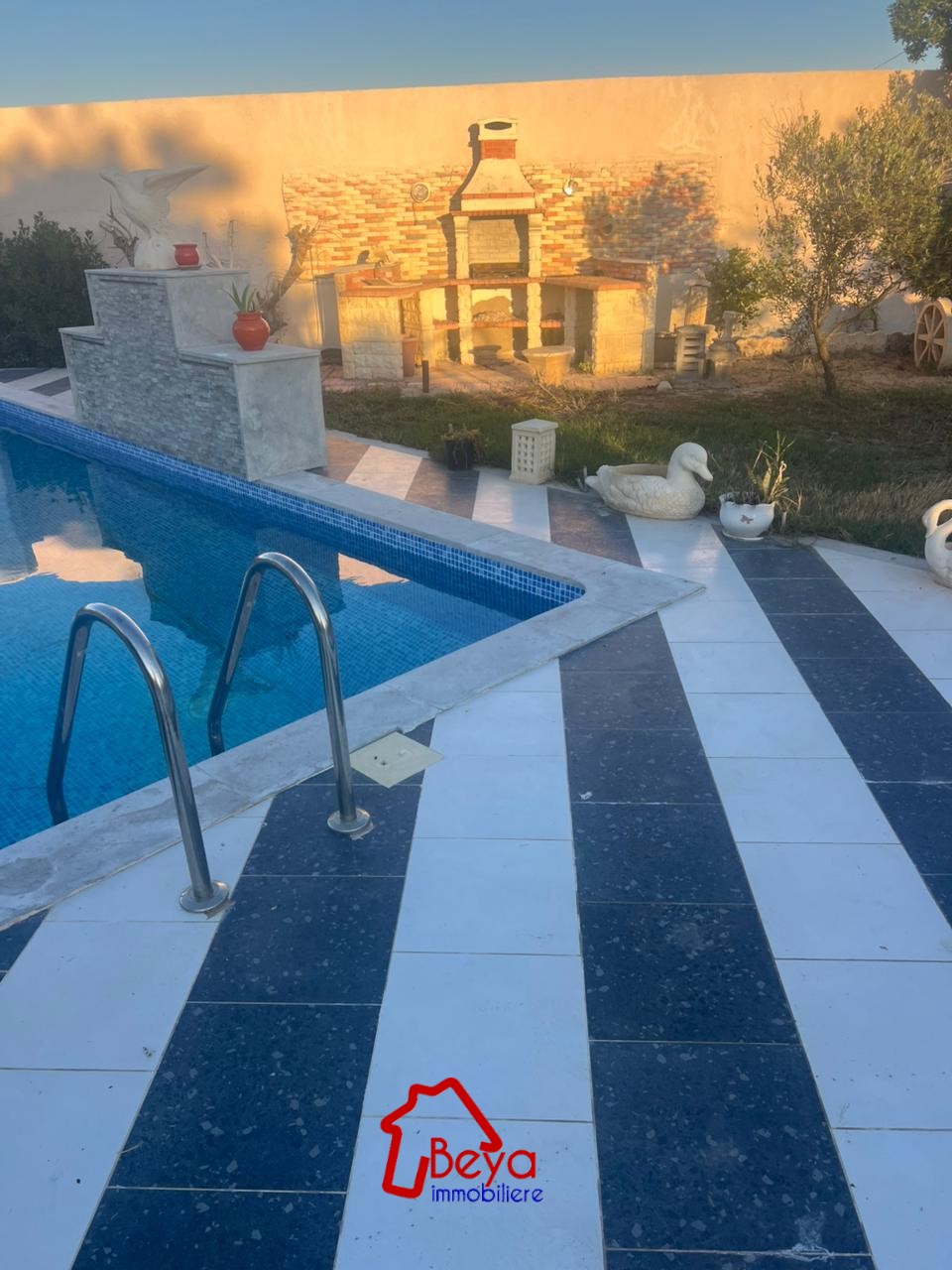 3 villas et une piscine vva022