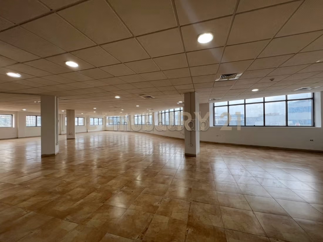 A louer un Open Space de 650m² à La Charguia 2