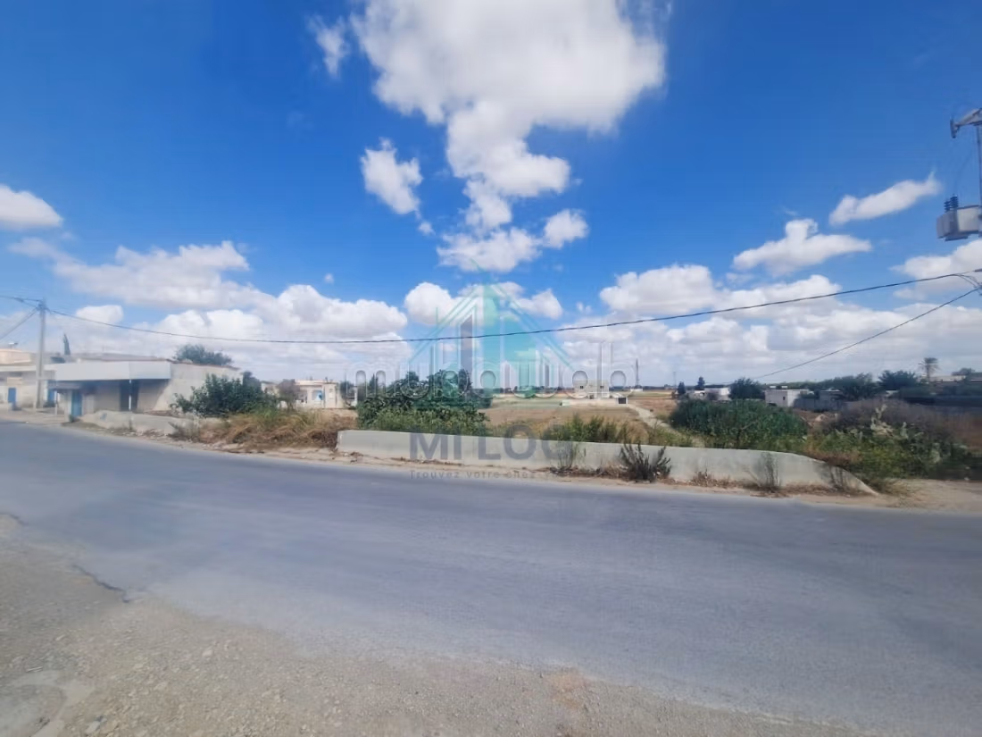 Un Terrain de 471 M² à Borj El touil