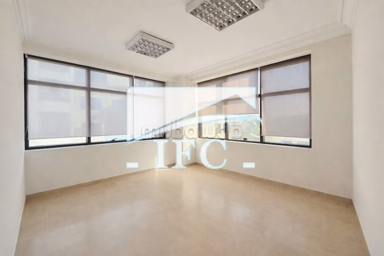 Bureau en 5 espaces 120m² Lac 1 IFCL1361