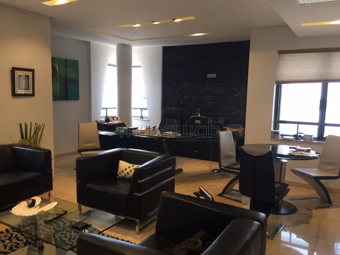 Location bureau meublée de 250 m2 au centre urbain