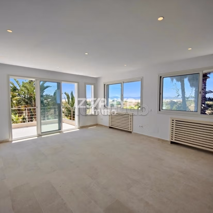 A louer appartement S2 vide 245m² à Gammarth