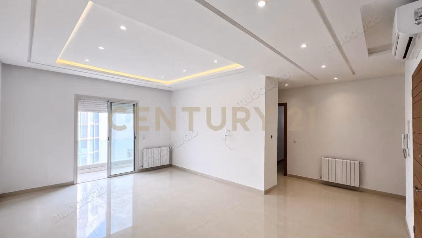 À louer étage de villa S2 neuf à Cité Mora