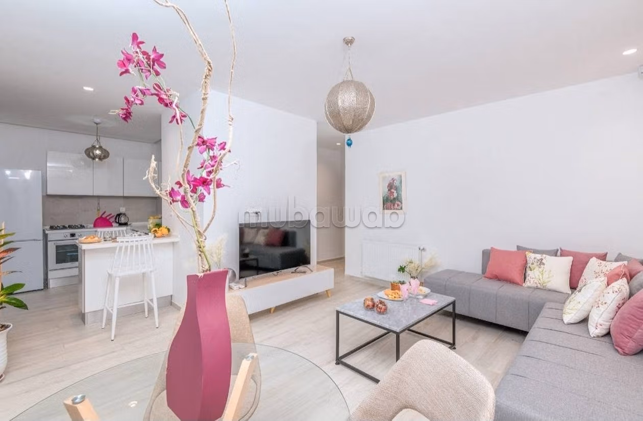 Bel appartement meublé en location à l'entrée de la Marsa. Surface de 85 m². Bien meublé, moderne