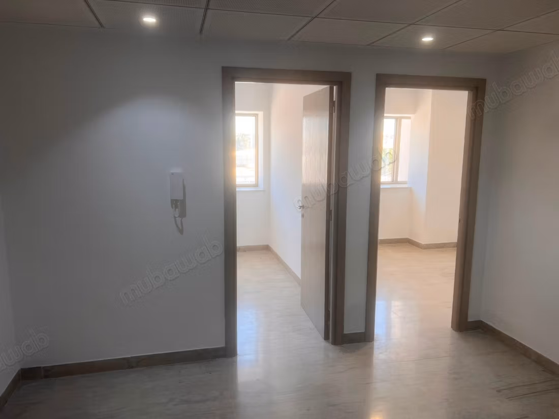 Bureau H4 spacieux aux Lac 3 à louer