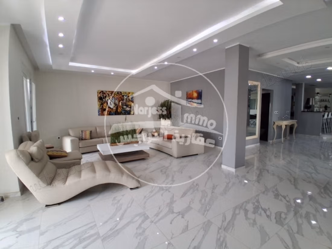Splendide Triplex à louer