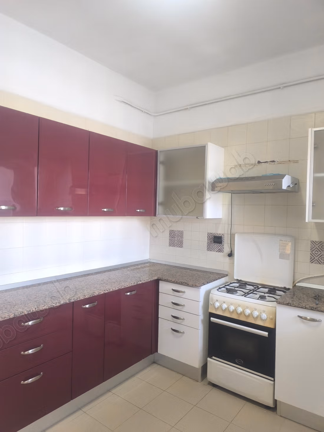 Appartement à louer à La Marsa Ville. 3 belles chambres. Double vitrage et chauffage central