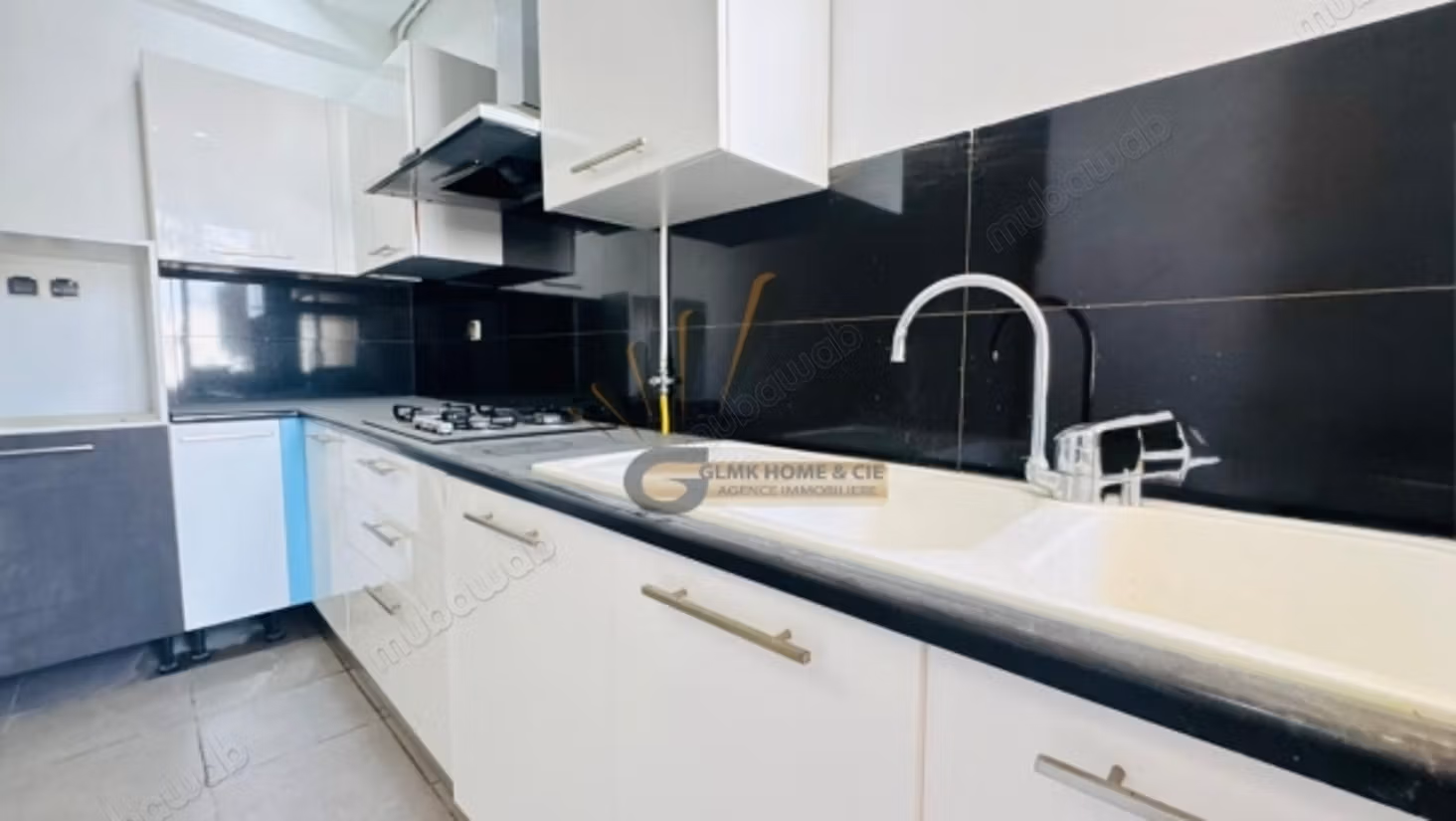 A Louer Appartement en S2 vide au Lac 2