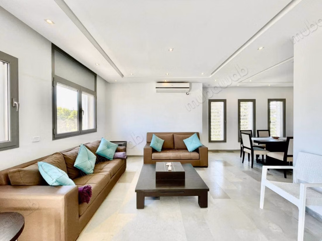 Appartement à louer à Sidi Daoued. Surface totale 100 m². Bien meublé